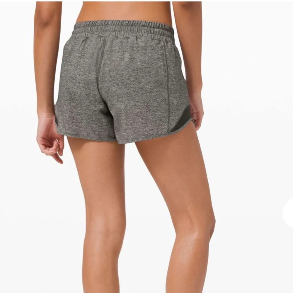 Lululemon Hotty Hot Short II *Long 4" Heather Lux Multi Black - Size 6 Shorts - Picture 7 of 7